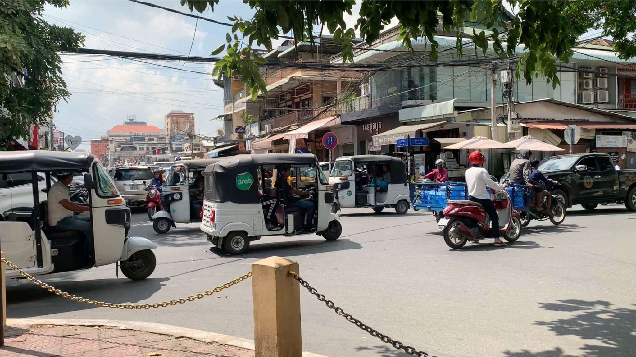 On day 3 the group travelled by tuk tuk to meet with local Partner Organisations